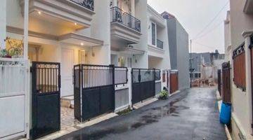 Gambar 2 Dijual Rumah Classic 2 Lantai Dekat Ke Tol Sawangan Depok