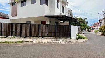 Gambar 1 Dijual rumah di komplek Pasar minggu 3,5 Lantai