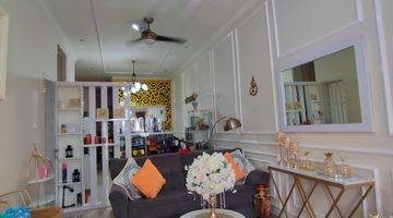 Gambar 4 Rumah Cantik Full Furnished 2,5 Lantai Di Graha Raya