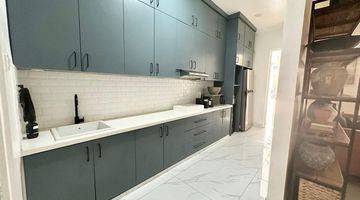 Gambar 1 Rumah Full Furnished Modern  2,5 Lantai Di Graha Raya 