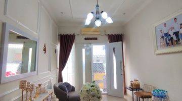 Gambar 1 Rumah Cantik Full Furnished 2,5 Lantai Di Graha Raya