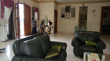 Gambar 2 Dijual Rumah Hook Taman Palem, Semi Furnished, Rapih, Siap Huni