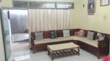 Gambar 1 Rumah Semi Furnished Sertifikat Hak Milik di Gang Saumin, Jakarta Selatan