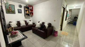 Gambar 2 Rumah 2 Lantai Luas 100m² Furnished di Jl. Jelambar Barat Jak Bar