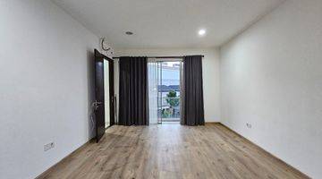 Gambar 5 Rumah 3 Lantai Luas 158m² Posisi Hook Cluster Piano Golf Island Pantai Indah Kapuk 