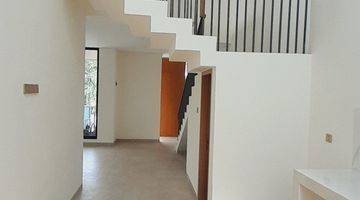 Gambar 5 Dijual Rumah Minimalis Modern 2 Lantai Bagus Timur Shm Cinere