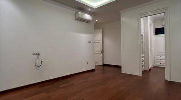 Gambar 2 Dijual Rumah 3 Lantai Bagus Unfurnished SHM