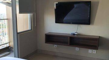 ruang keluarga apartement gateway park of lrt
