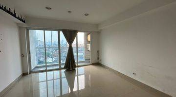 ruang keluarga apartment the hive tamansari unfurnished
