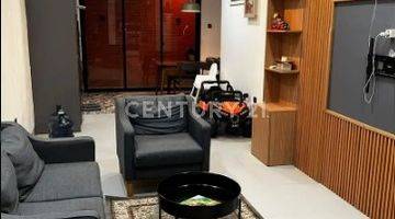 Gambar 2 Rumah Cantik Semi Furnished Kebon Jeruk