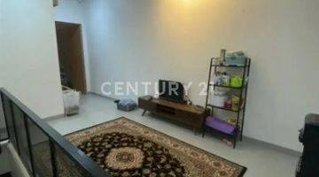 Gambar 5 Rumah Cantik Semi Furnished Kebon Jeruk