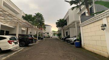 Gambar 2 Dijual Rumah 4 Bedroom  Semi Furnished Di Lebak Bulus