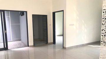 Gambar 1 Dijual Rumah 4 Bedroom  Semi Furnished Di Lebak Bulus