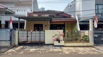 Gambar 1 Rumah Hitung Tanah Dalam Komplek Di Lebak Bulus.