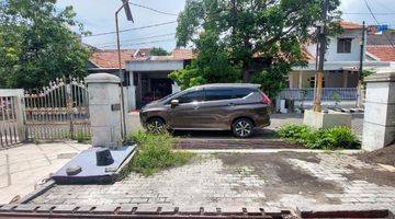 Gambar 1 Rumah di Jl rungkut asri SHM