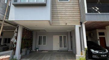 Gambar 2 Furnished Modern Minimalist House Dalam Townhouse