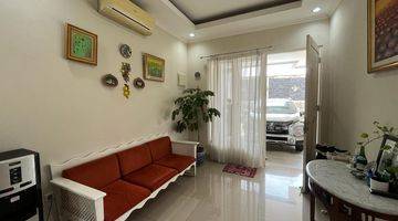 Gambar 3 Furnished Modern Minimalist House Dalam Townhouse