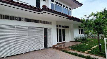 Gambar 2 Rumah Mewah Dalam Komplek Premium Tebet Depan Taman