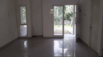 Gambar 3 Rumah Bagus Unfurnished SHM di Menganti, Gresik