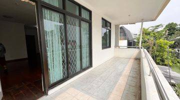 Gambar 1 Rumah 2 Lantai Butuh Renovasi Unfurnished SHM di Jl. Ciniru 