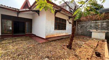 Gambar 5 Rumah Butuh Renovasi Unfurnished SHM di Jl. Damai Raya, Jak Sel