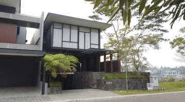 Gambar 1 Rumah View Danau di Kota Baru Parahyangan Dengan Swimming Pool