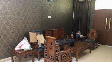 Gambar 3 Dijual cepat rumah dua lantai di Grand Wisata harga negotiable. 