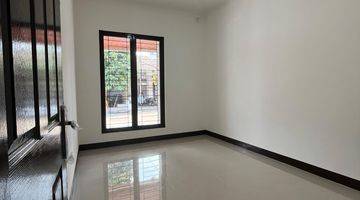 Gambar 3 Rumah Baru Unfurnished SHM di Cluster Harapan Indah, Bekasi B0727 