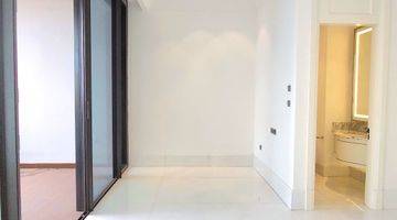 Gambar 3 Private Lift Apartemen St Regis Jakarta Baru Luxurious