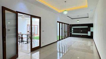 Gambar 5 Rumah Lux Minimalis Modern 2 Lantai Semi Furnished Siap Huni Di Buah Batu Bandung