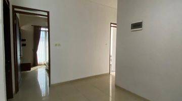 Gambar 5 Rumah Bagus 2 Lantai Semi Furnished Kokoh Terawat Siap Huni di Batununggal Bandung