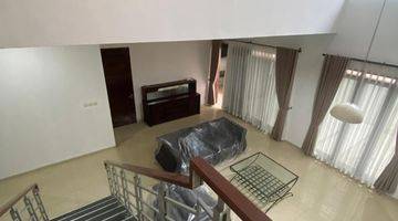 Gambar 1 Rumah Bagus 2 Lantai Semi Furnished Kokoh Terawat Siap Huni di Batununggal Bandung