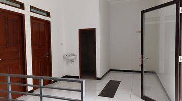 Gambar 1 Rumah Kontrakan 2 Lantai Bagus Unfurnished SHM di Mekarwangi, Bandung