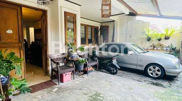 Gambar 1 Rumah 2 lantai, strategis di daerah Tebet, bisa untuk investasi , kantor dan kos kos an