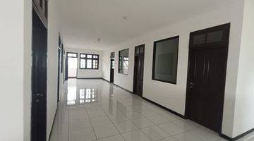 Gambar 2 Gedung Kantor Sunter Strategis Parkir Luas