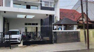 Gambar 1 Dijual Rumah SHM 10x25 254m Serpong Villa Melati Mas 2 Lantai 