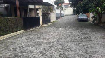 Gambar 4 Turun Harga! Hot Deal 
termurah Di Jual Rumah Di Komplek Griya Gandaria  Jl Gandaria Jagakarsa Jakarta Selatan
shm
luas Tanah 164 
luas Bangunan  230
kamar  Tidur 4
kamar Mandi 4
2 Lantai 
carport 2
garasi 1
kmr Pembantu 1
listrik 4400 Watt
se