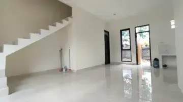 Gambar 5 Rumah Dijual Cepat Murah 2 Lt Cluster Amanah Residence Cisaranten Arcamanik