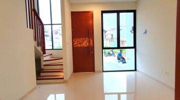 Gambar 3 Rumah Modern Taman Belakang Dalam Cluster Listrik Under Ground