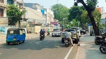 Gambar 4 Ruko Tanjung Duren Raya Jakarta Barat. 3,5 Lantai 729m² SHM