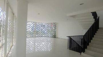 Gambar 5 Ruko Foresta Business Loft BSD City, 4,5 lantai. Pusat Bisnis