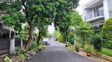 Gambar 3 Rumah 2 Lantai Kebayoran Baru Area Tenang Jalan Lebar Hoek 