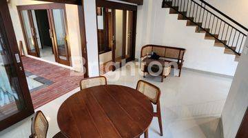 Gambar 4 Disewakan Rumah 2 Lantai Modern Minimalis Full Furnished Bisa Bulanan