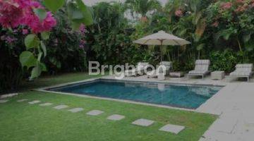 Gambar 4 STYLISH TROPICAL VILLA IN THE HEART OF SEMINYAK MONTHLY AND DAILY RENT