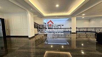 Gambar 5 Rumah Mewah Design American Classic di Menteng Bintaro Sektor 7