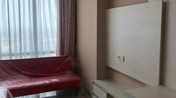 Gambar 2 Apartemen Beverly 90210 Semi Furnished