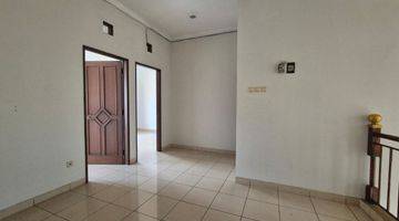 Gambar 3 Rumah Full Furnished Ada Kolam Renang Dalam Cluster Batununggal Bandung