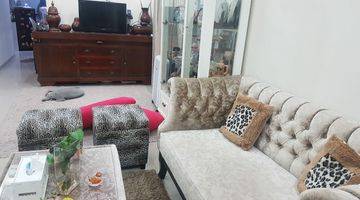 Gambar 5 Rumah Klasik semi furnished di Jatibening 