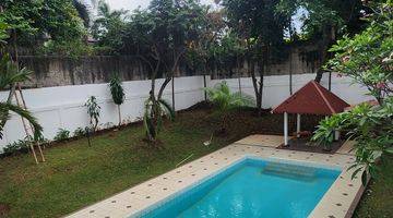 Gambar 4 Rumah 2 Lantai Mewah Semi Furnished SHM di Kemang, Jakarta Selatan