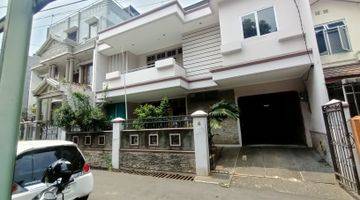 Gambar 1 Rumah,di Jual Area Tebet Barat Depan Taman